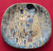 Lilien-Porzelan Wandteller Gustav Klimt `Der Kuss`